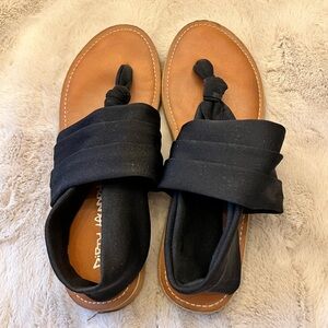 Dirty Laundry Black and Brown Sandals